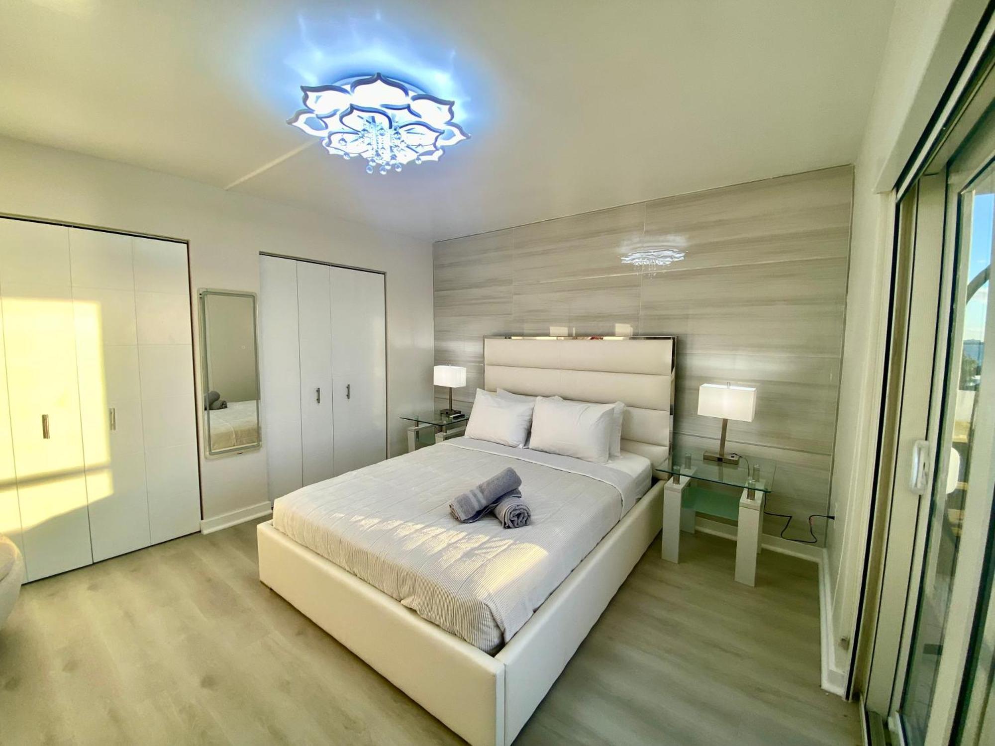 Panoramic Luxurious Waterfront One Bedroom Apartment With Miami Skyline View Free Parking 5Min Drive To Μαϊάμι Μπιτς Εξωτερικό φωτογραφία
